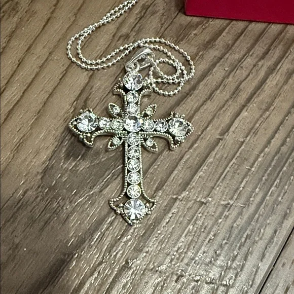 Premier Designs Silver Cross Pendant Necklace - Picture 4 of 6